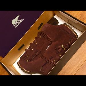 Sorel Mid Boots